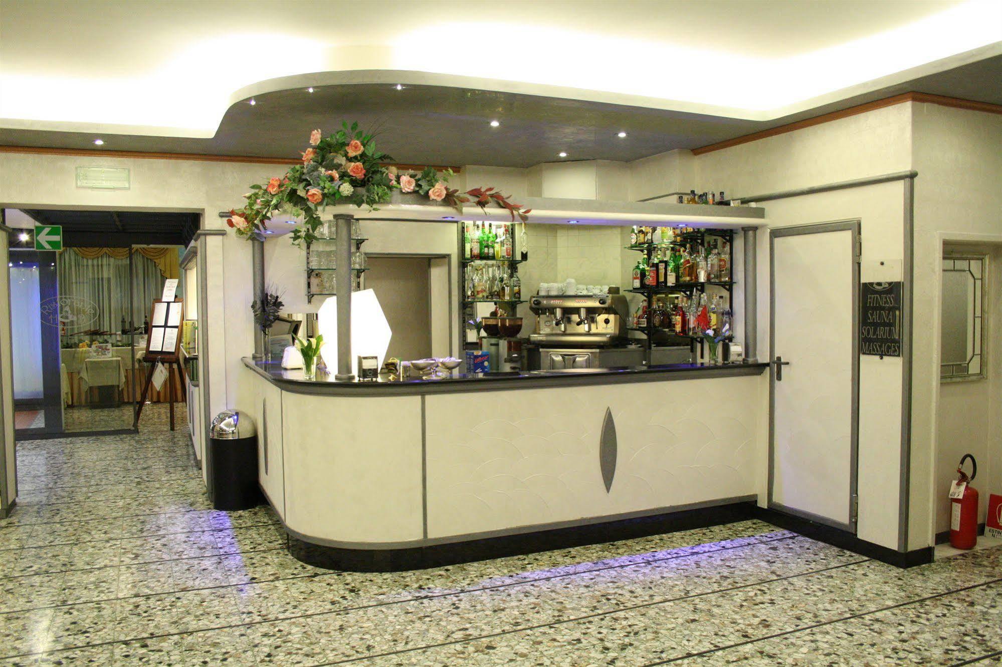 Hotel Bixio Lido di Camaiore Exterior foto
